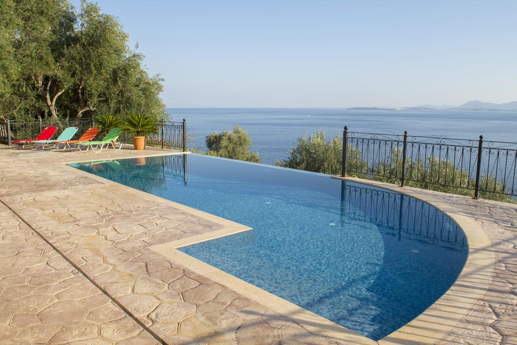 Villa Daniella Studio With Private Pool نساكيون الغرفة الصورة